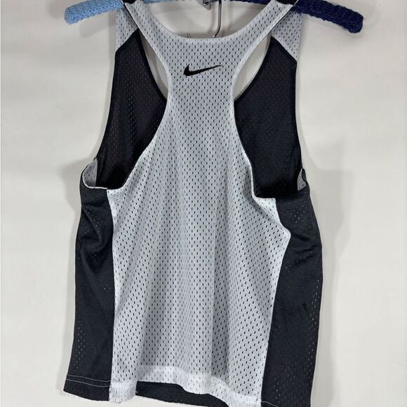 Nike Reversible Racerback tee Black w/ White and White w/ Black XXS & XS - Picture 2 of 3
